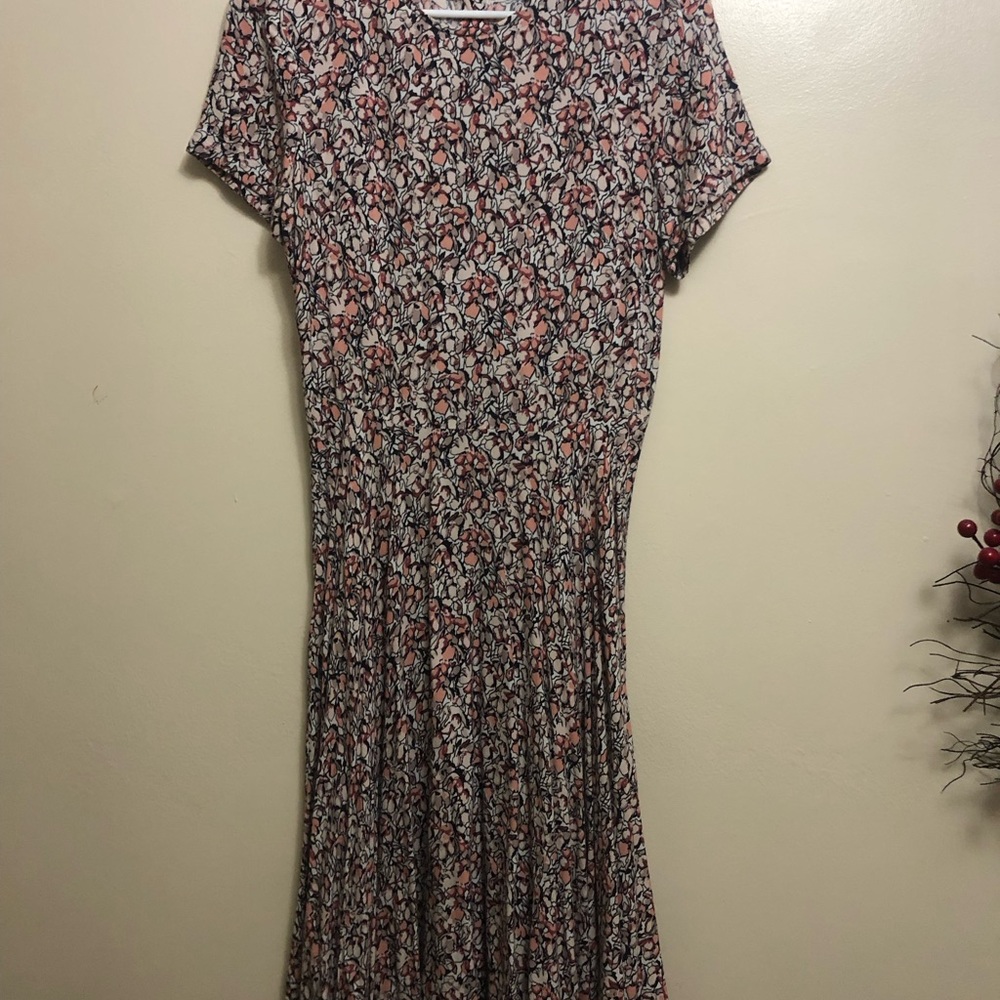 Form fitting  mini dress - Picture 3 of 8